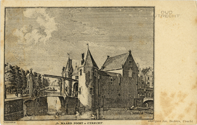 603362 Gezicht over de stadsbuitengracht op de Weerdpoort en -brug te Utrecht, met links de singel en rechts een ...